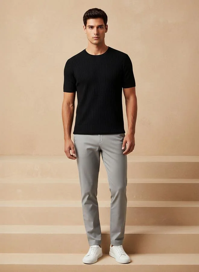 ايكونيك تيشيرت كلاسيكي بياقة دائرية بنقوش بارزة